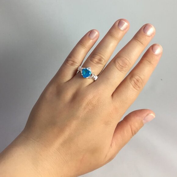 Jewelry Claddagh ring Irish symbol of love loyalty friendship silver blue new - Picture 6 of 8